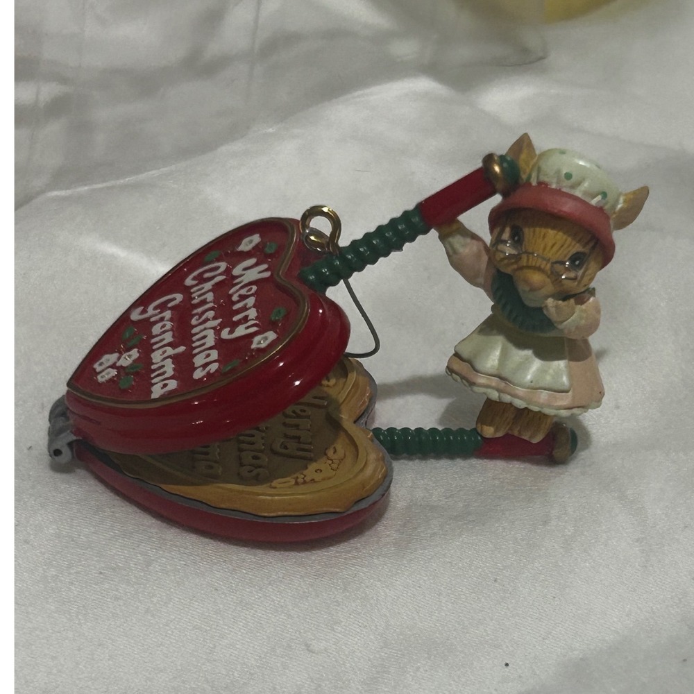Enesco Treasury Christmas Ornament Gramma's Liddle Griddle Mouse M Gilmore Box